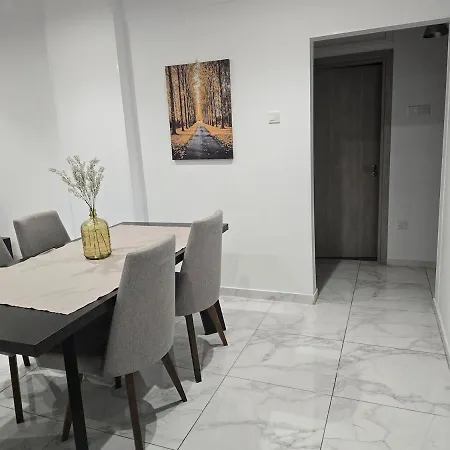 Apartment Project 99 - Breakbooking Cy *