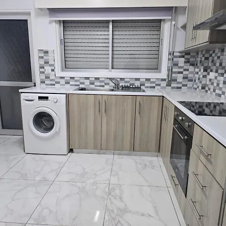 Project 99 - Breakbooking Cy Apartment *